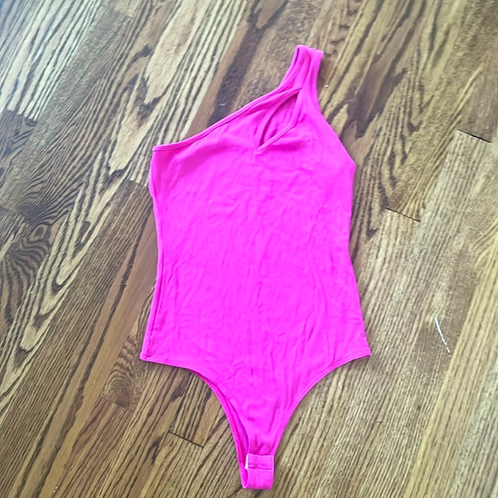 One shoulder pink bodysuit